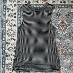 Banana Republic Crew Neck Tank, striped